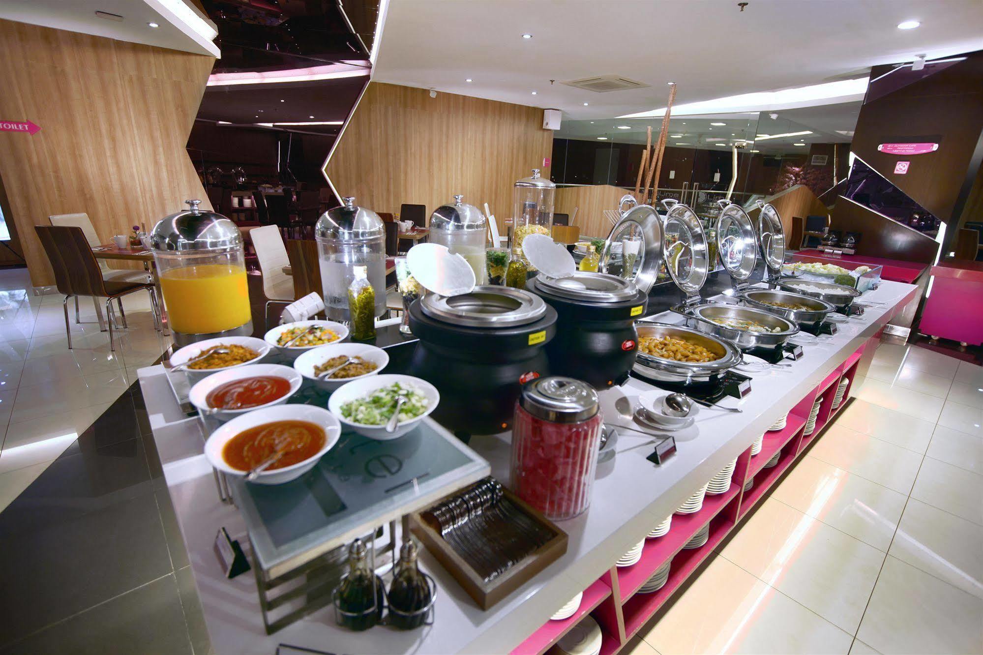 Favehotel Ltc Glodok Jakarta Eksteriør bilde